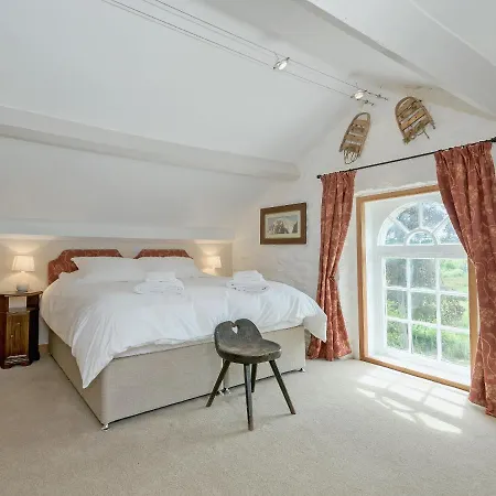 Hazel Grove House *